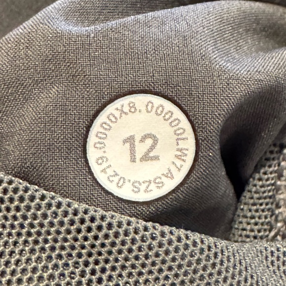 Lululemon On The Fly Short 2.5” - Heathered Slate - Picture 9 of 9